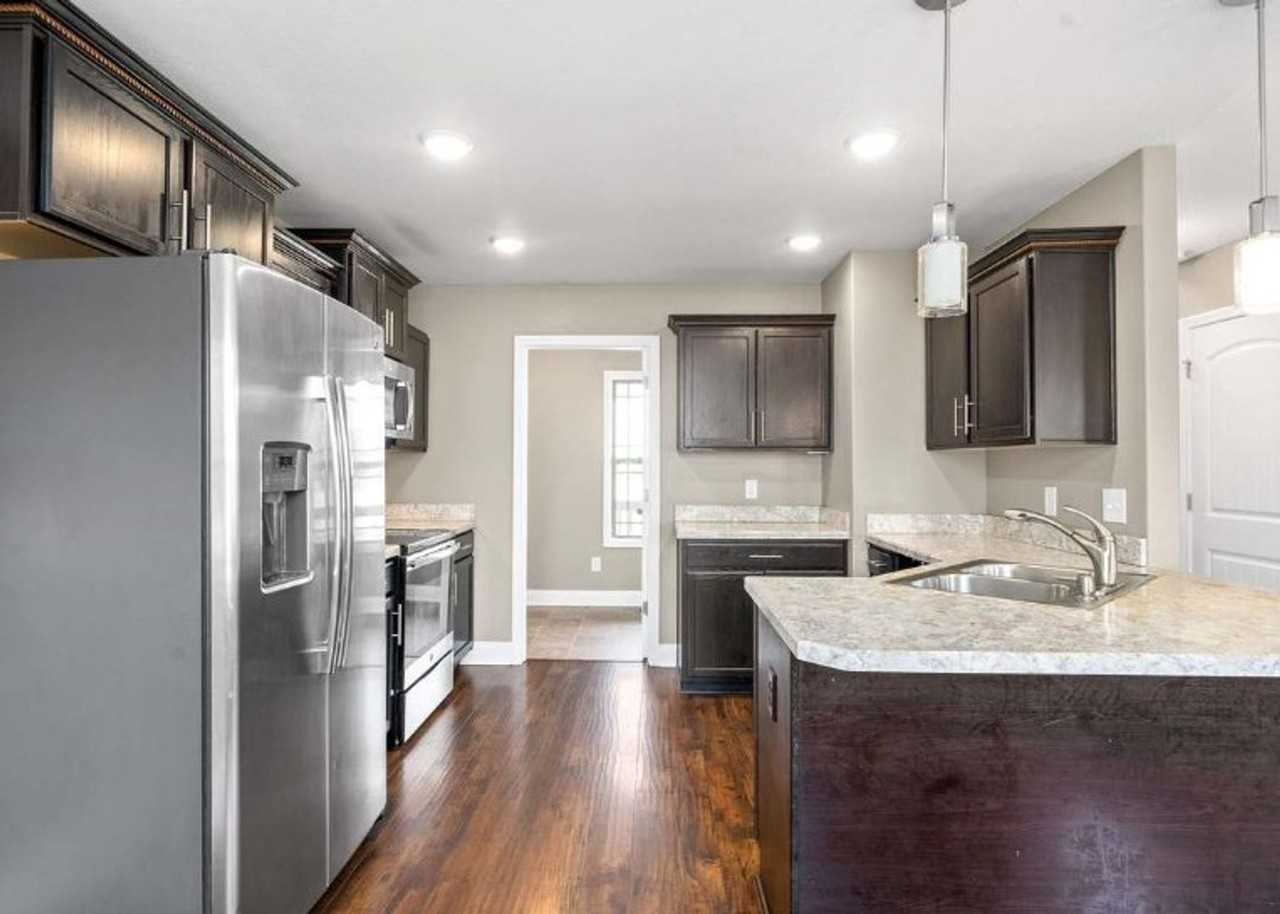 1103 Medallion Ct - Photo 7 of 16