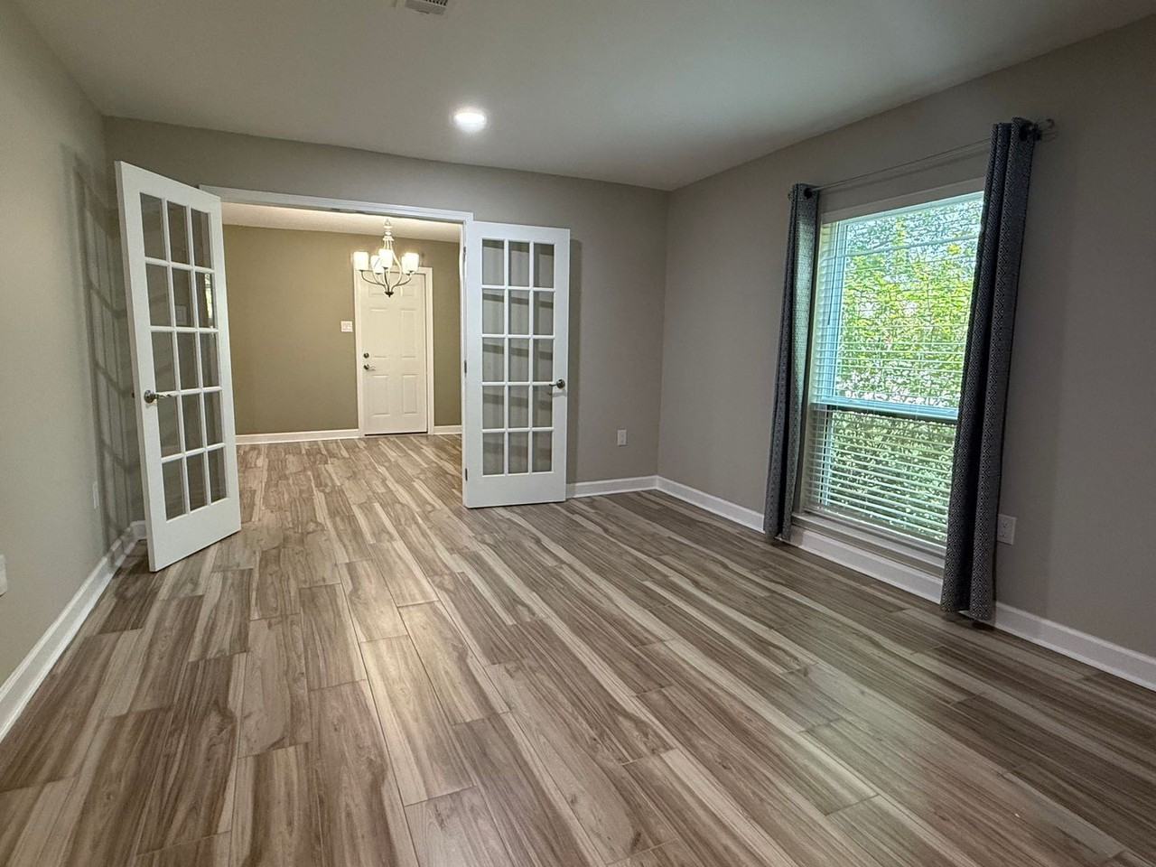 200 Tallwood Dr - Photo 6 of 36