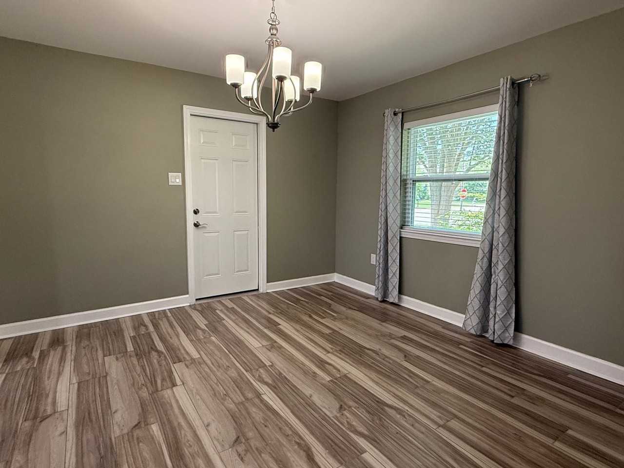 200 Tallwood Dr - Photo 7 of 36