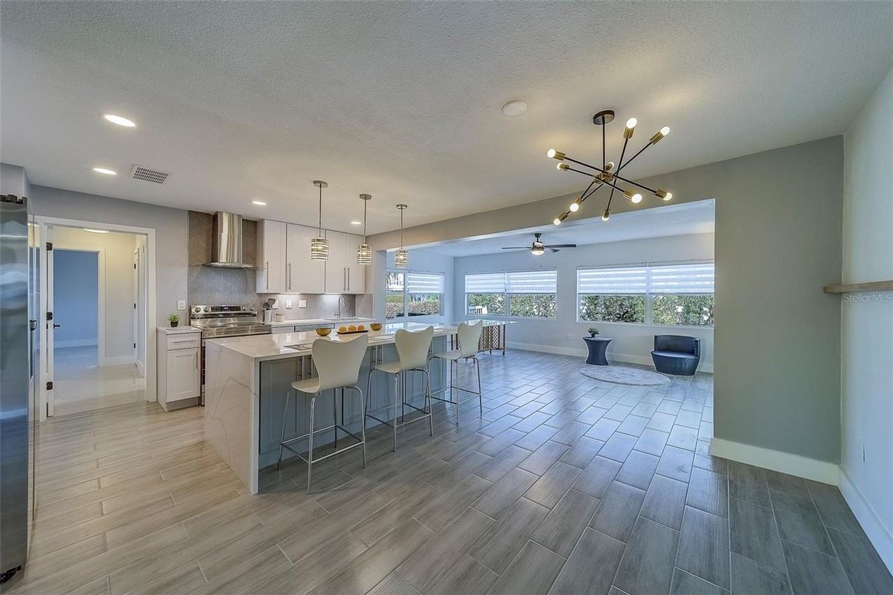 400 Capri Blvd - Photo 4 of 50
