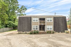 featured image of 210 N Ross St #E