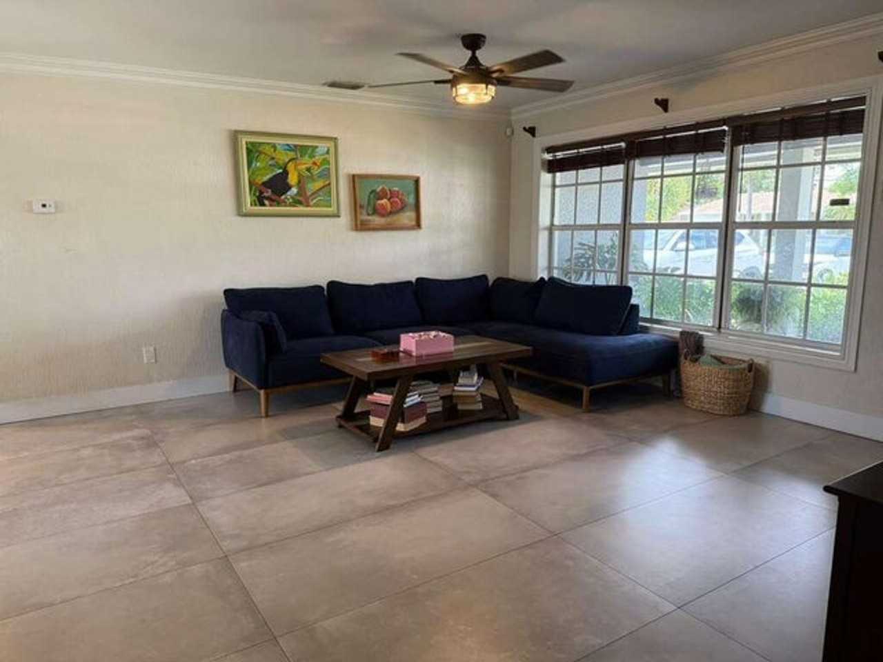 1520 Ne 35th St - Photo 2 of 11