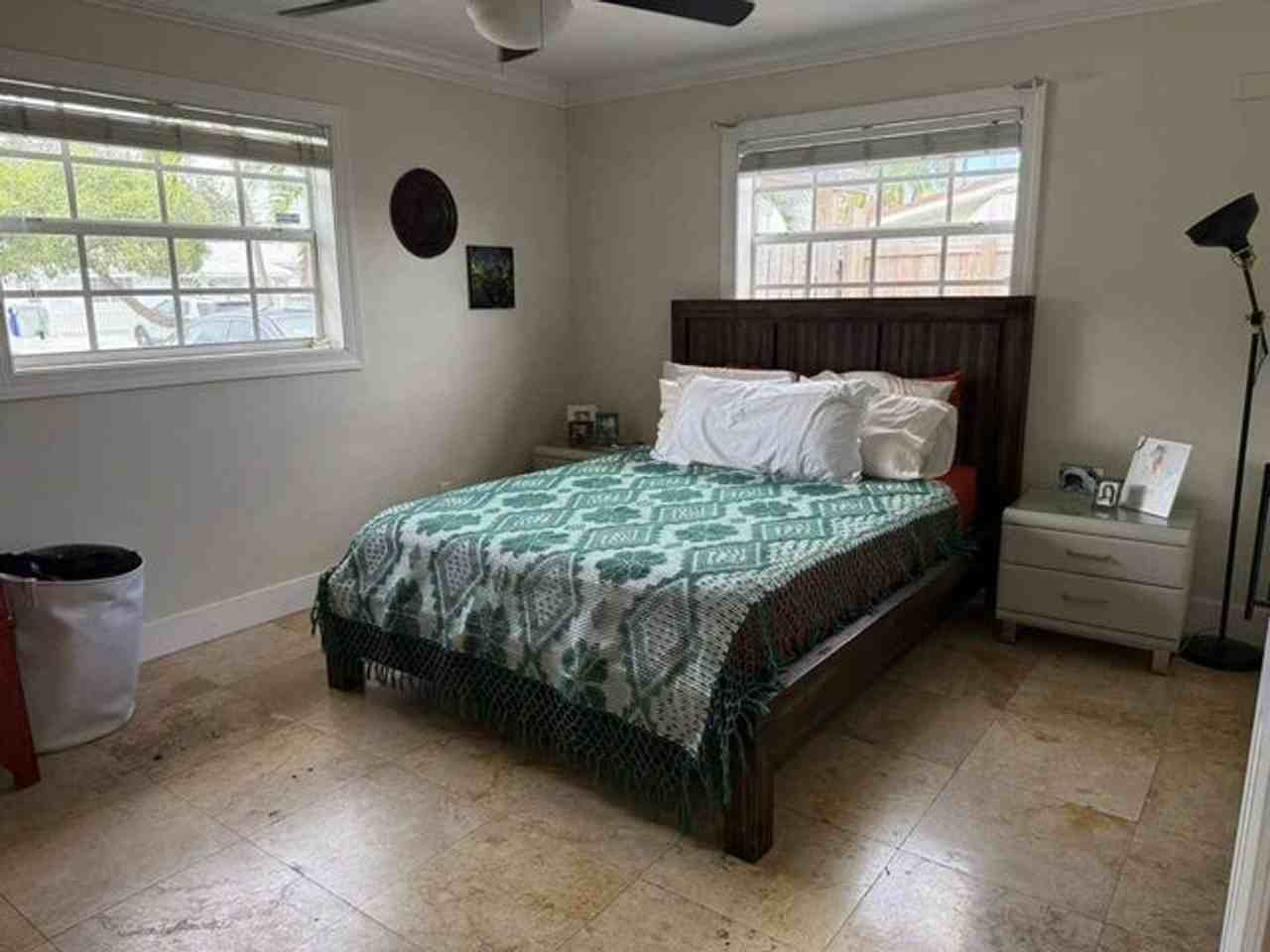 1520 Ne 35th St - Photo 5 of 11