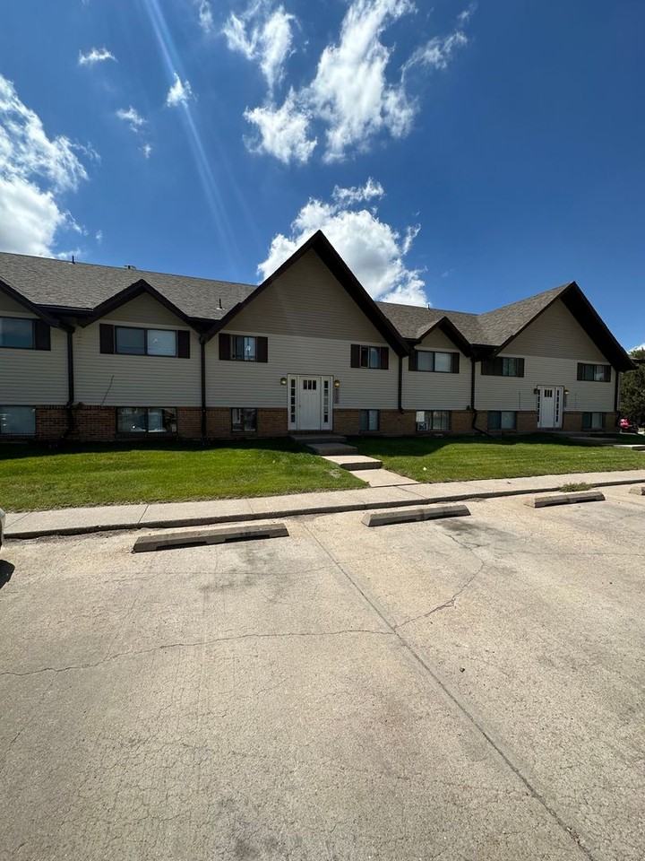 Regency Apartments 4705 - Photo 2 of 8