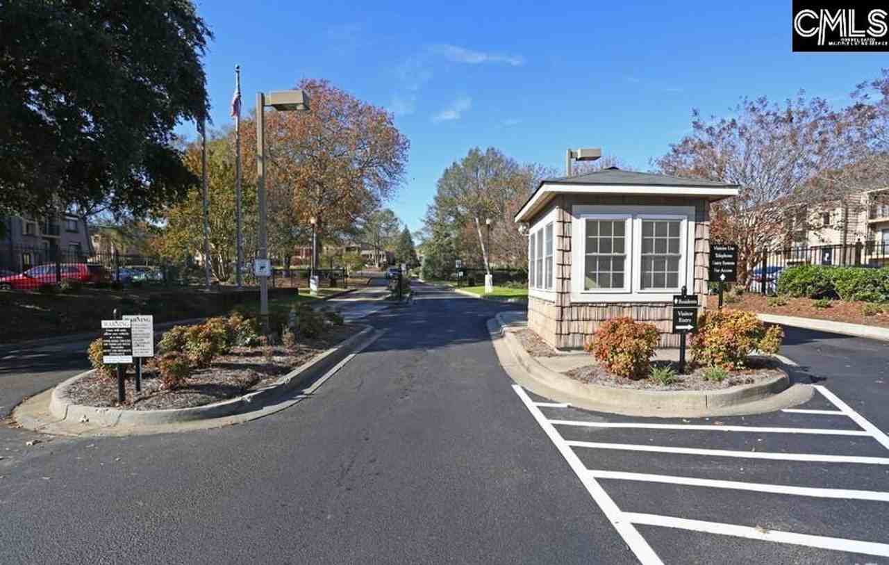 318 Menlo Dr - Photo 2 of 9