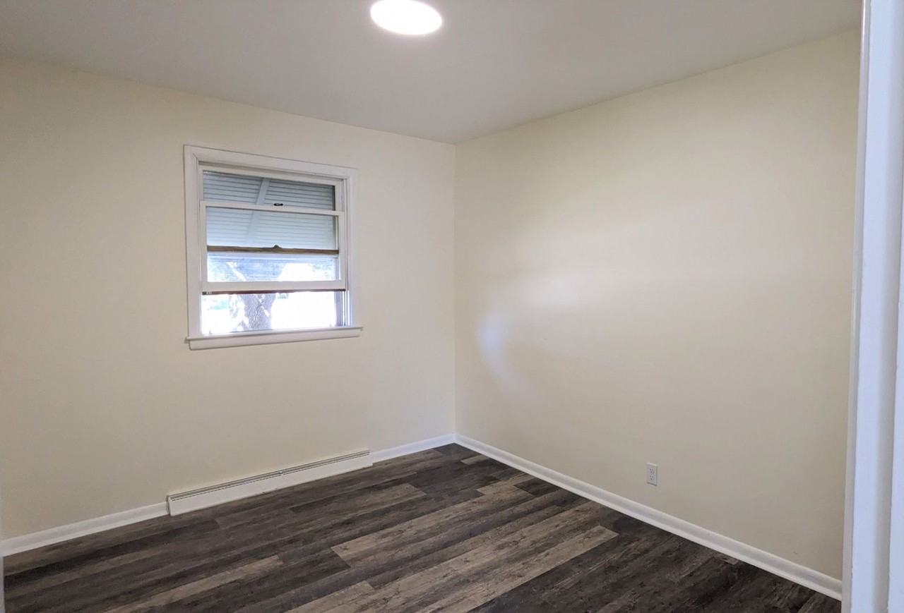 1692 Roberts St - Photo 5 of 9