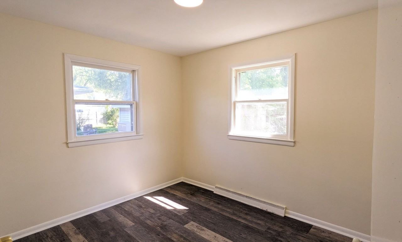 1692 Roberts St - Photo 6 of 9