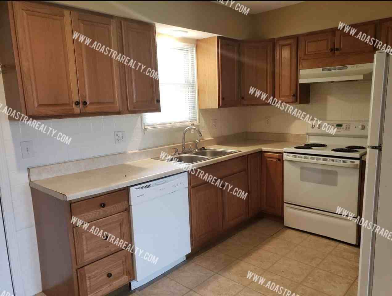 120 S Julia St - Photo 4 of 22