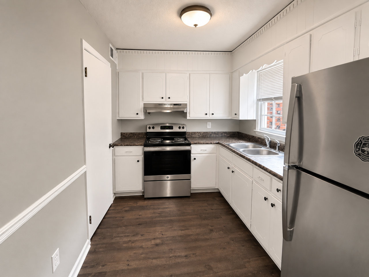 209 E Mcaden St #G - Photo 4 of 18