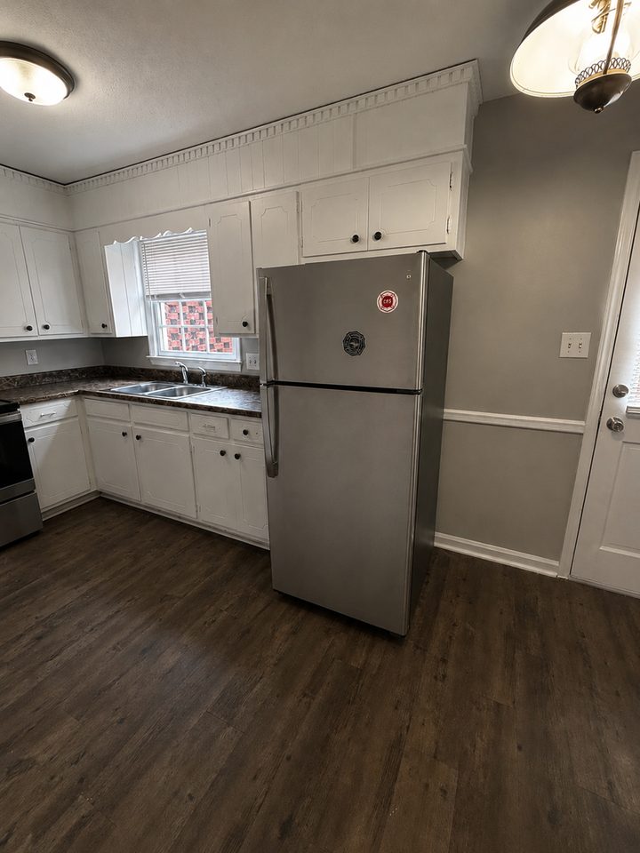 209 E Mcaden St #G - Photo 5 of 18