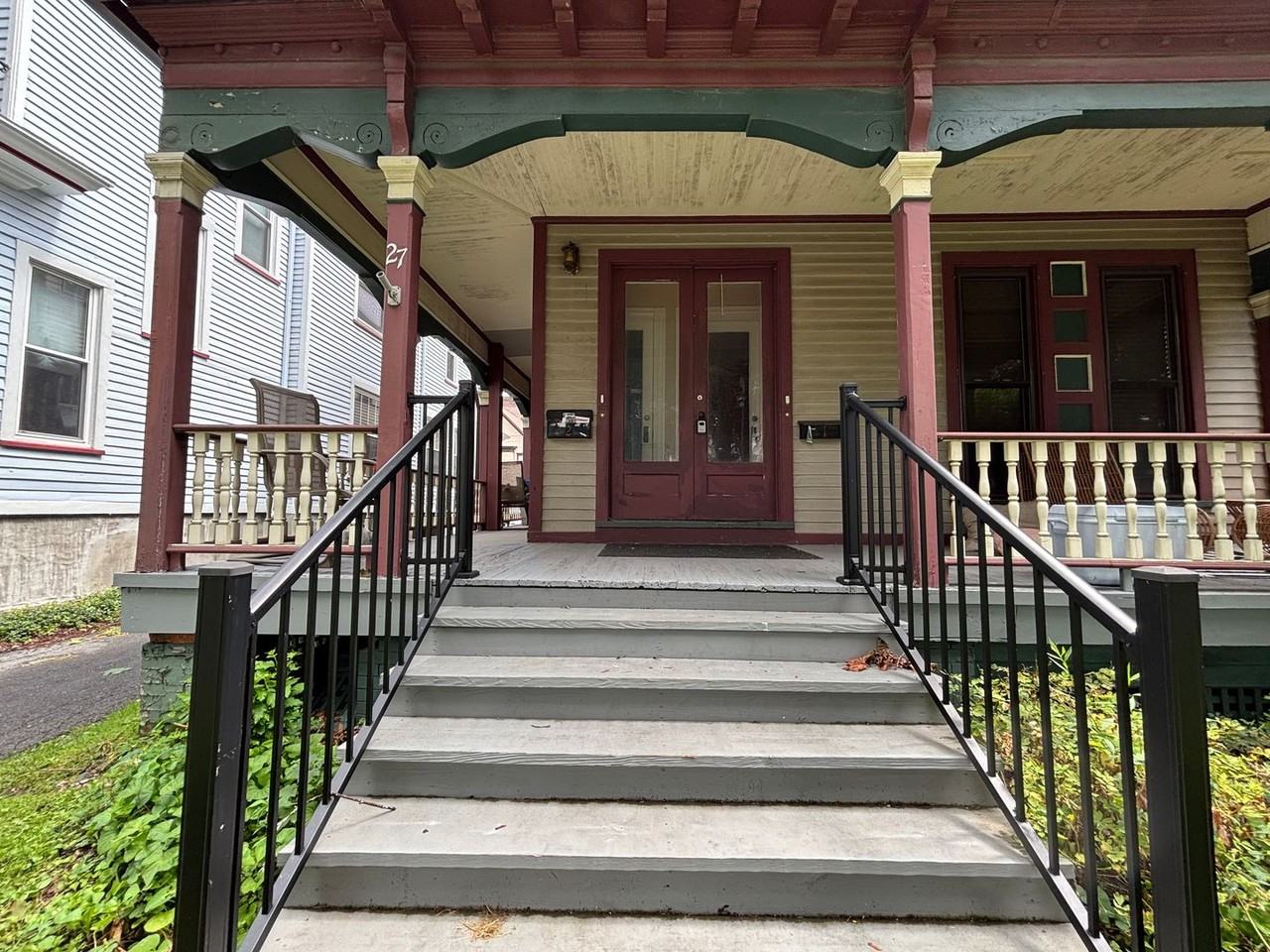 27 Vick Park B - Photo 2 of 24