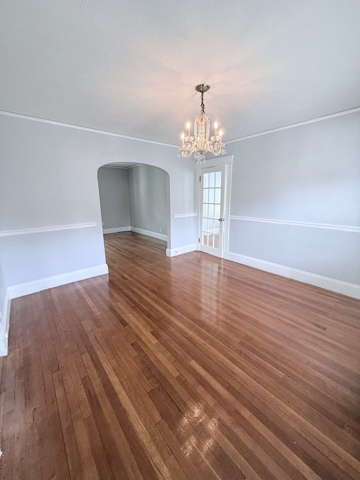 1639 Washington St - Photo 3 of 19