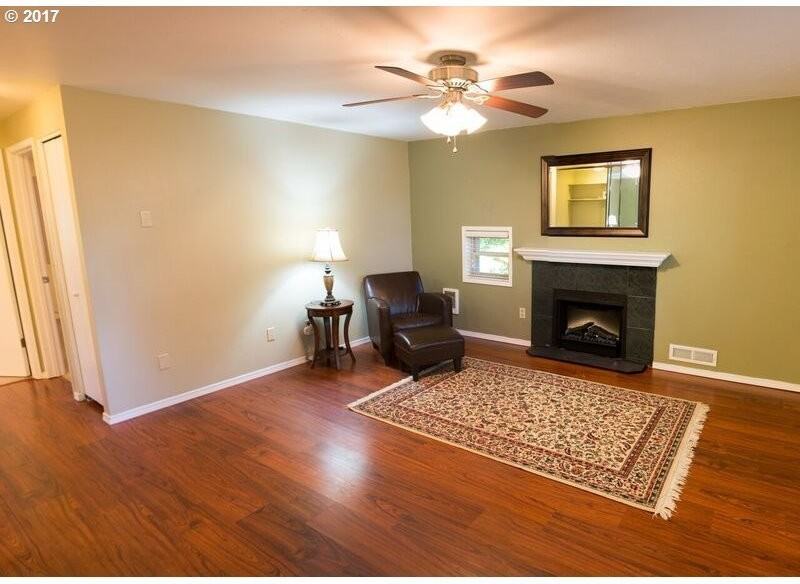 10845 Sw 121st Ave - Photo 3 of 18