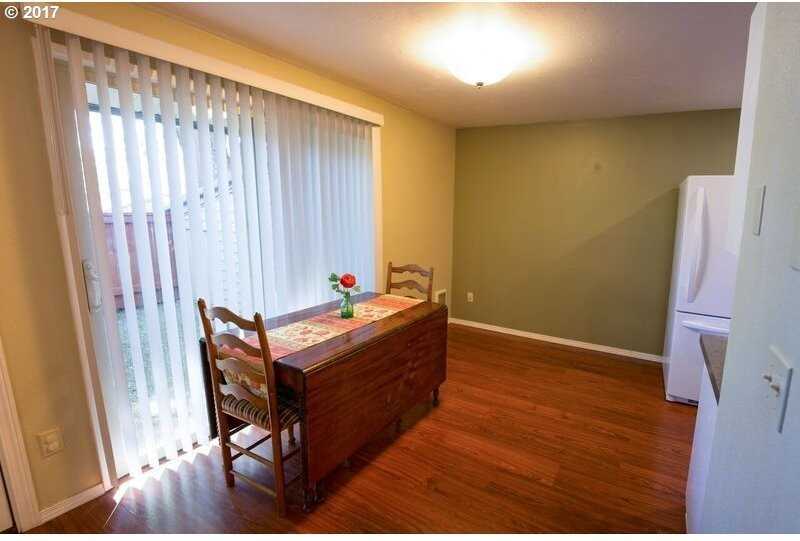10845 Sw 121st Ave - Photo 4 of 18