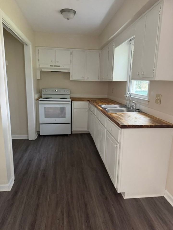 327 Mccotter Blvd - Photo 3 of 12