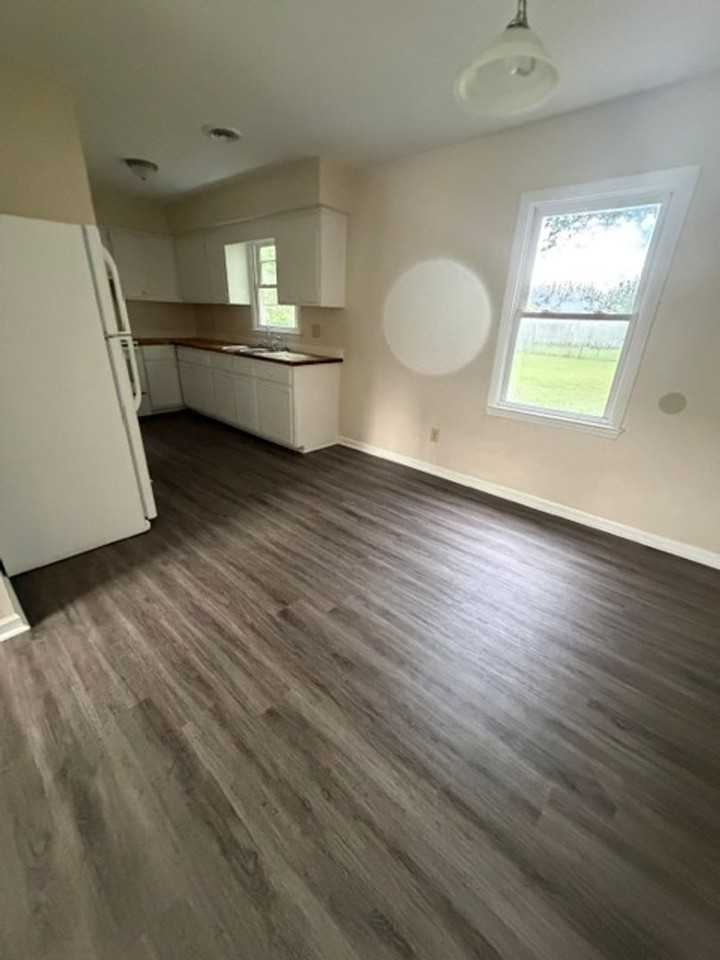 327 Mccotter Blvd - Photo 4 of 12
