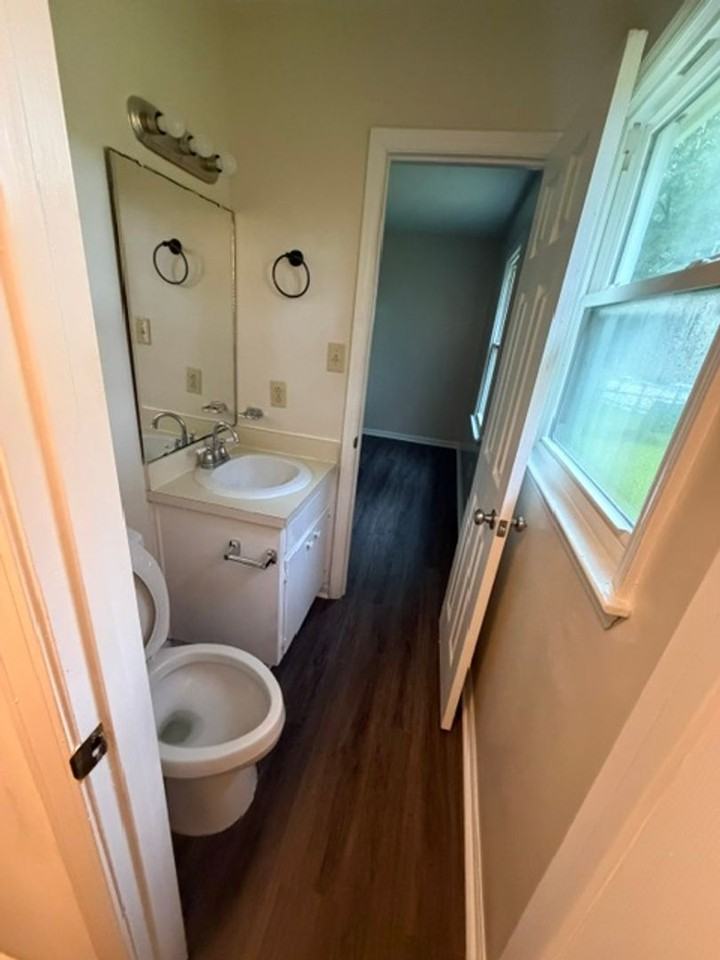 327 Mccotter Blvd - Photo 5 of 12