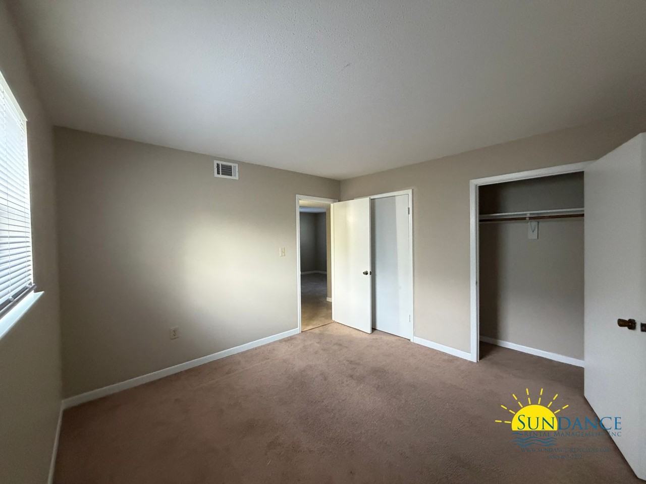 709 Green St Apt B - Photo 5 of 10