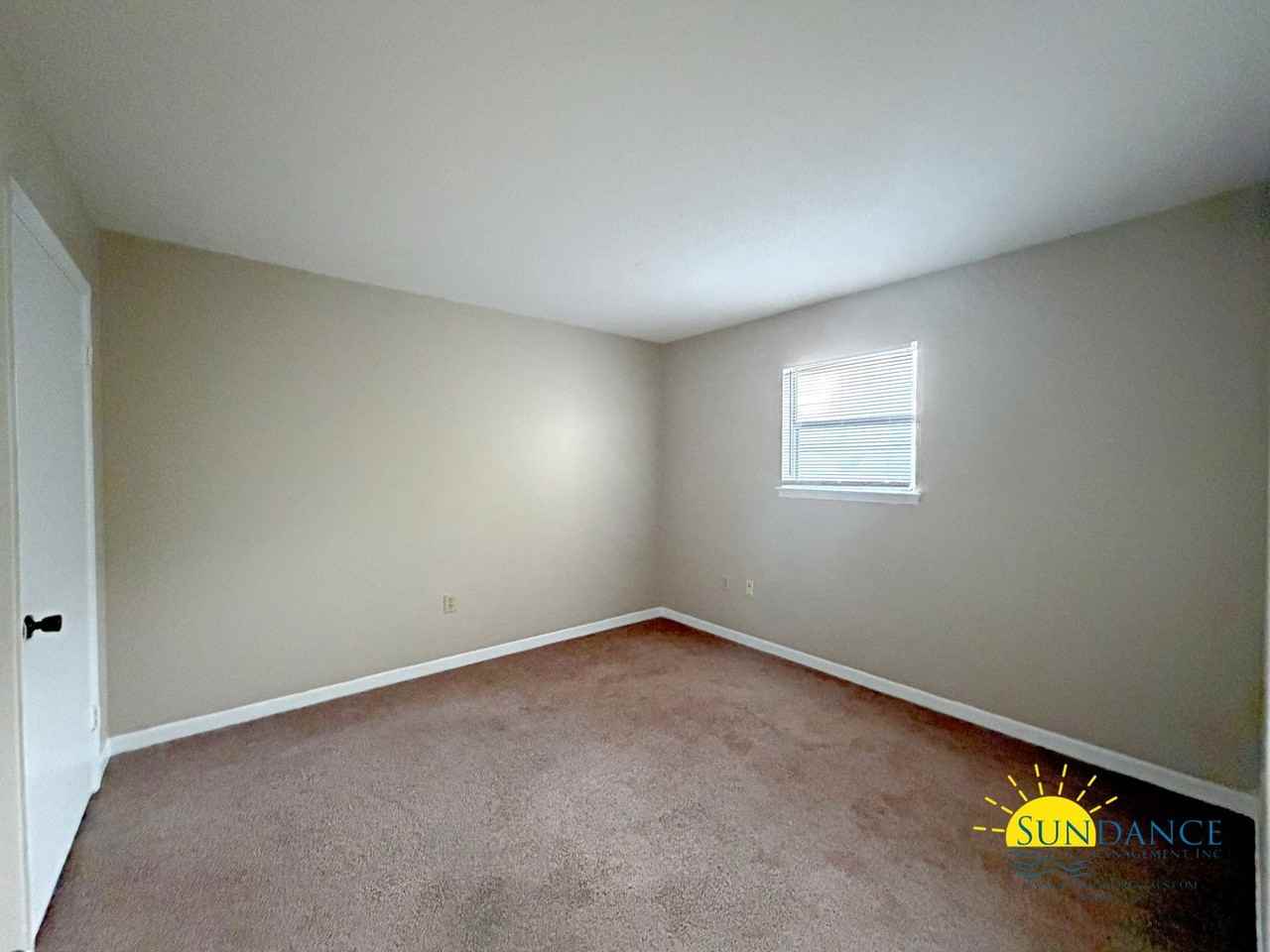 709 Green St Apt B - Photo 7 of 10