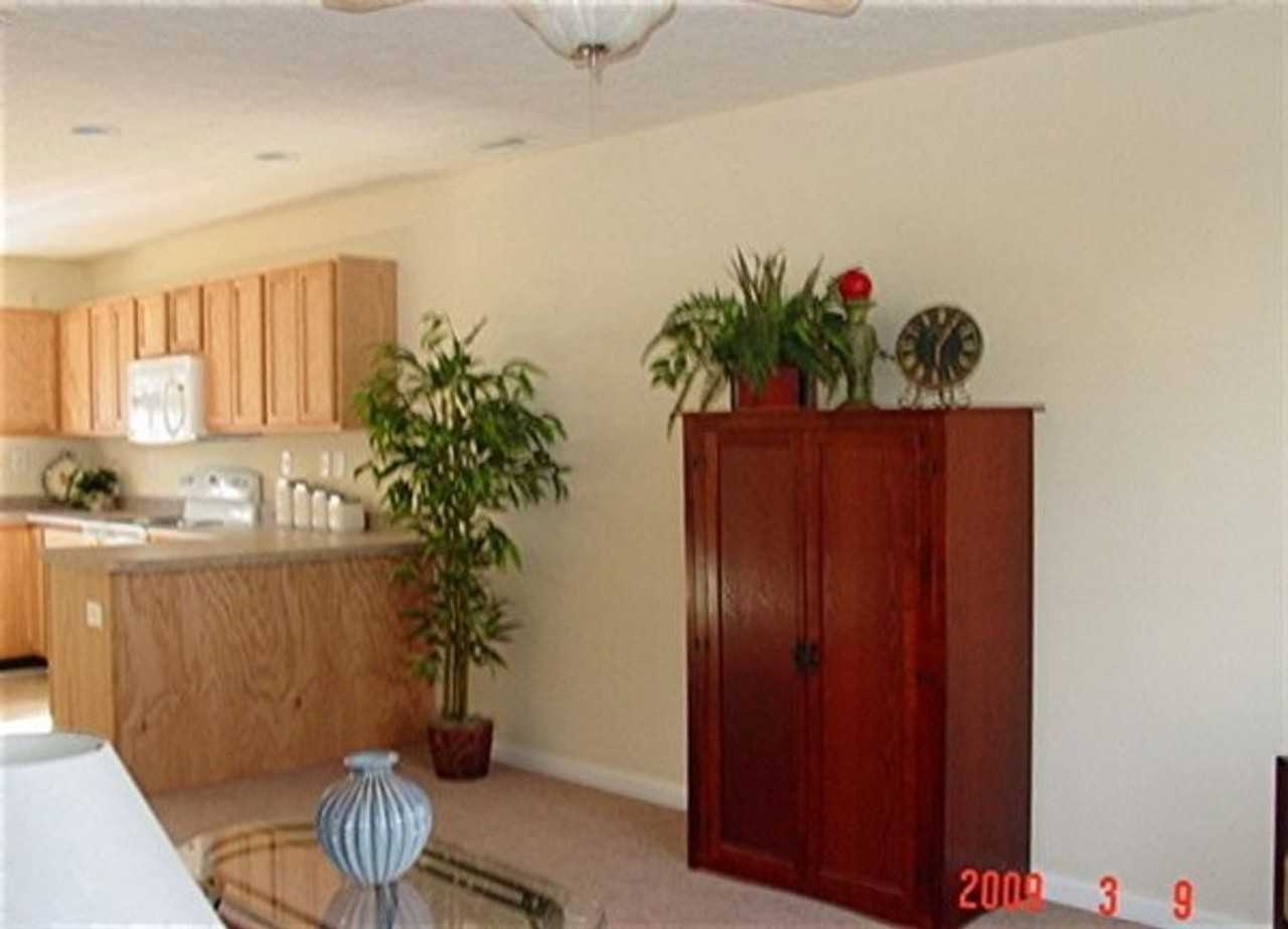 106 Stadiem Dr - Photo 2 of 9