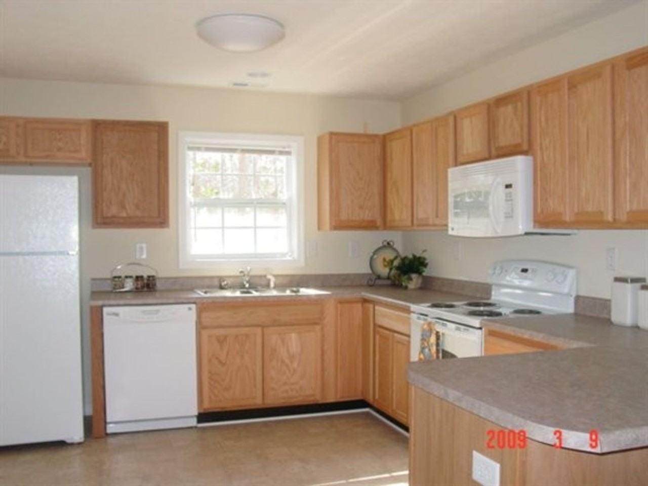 106 Stadiem Dr - Photo 5 of 9