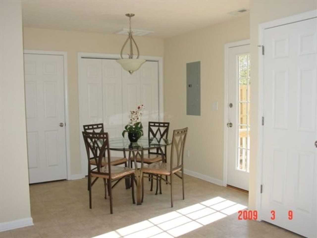 106 Stadiem Dr - Photo 6 of 9