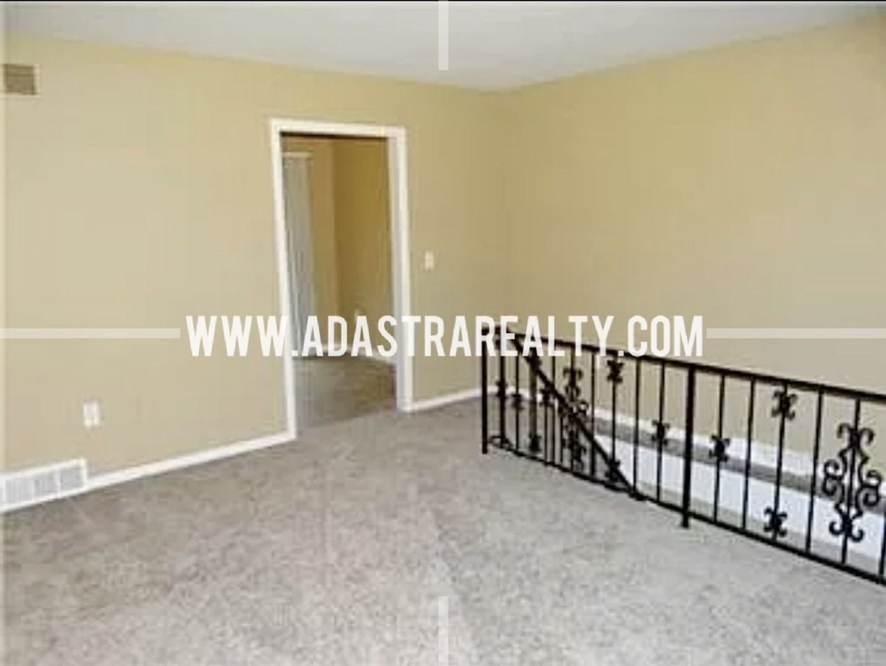 3305 E 107th Ter - Photo 2 of 12