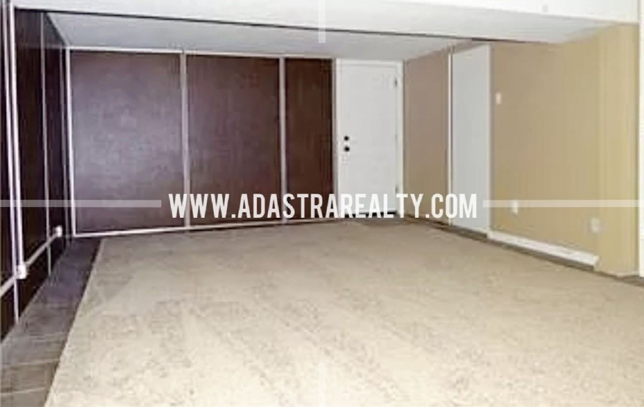 3305 E 107th Ter - Photo 4 of 12