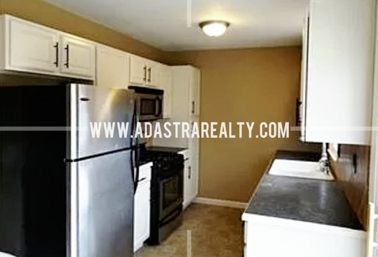 3305 E 107th Ter - Photo 5 of 12