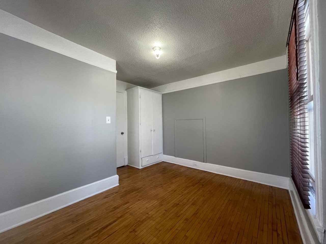 2121 11th Ave S - Photo 3 of 12
