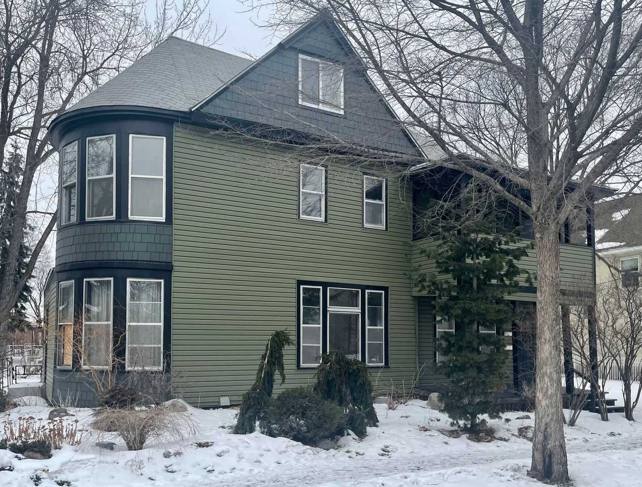 2121 11th Ave S - Photo 4 of 12