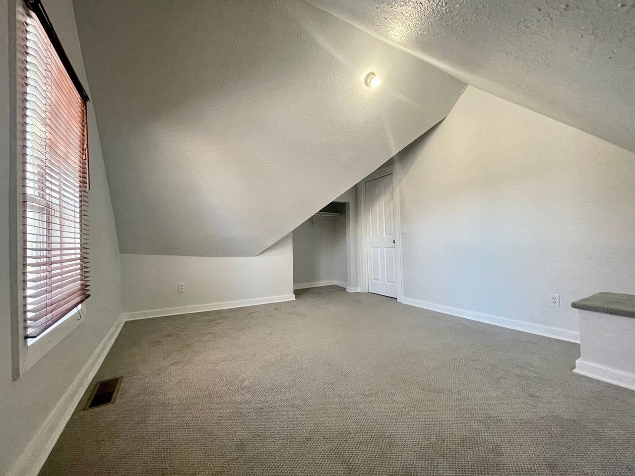 2121 11th Ave S - Photo 5 of 12