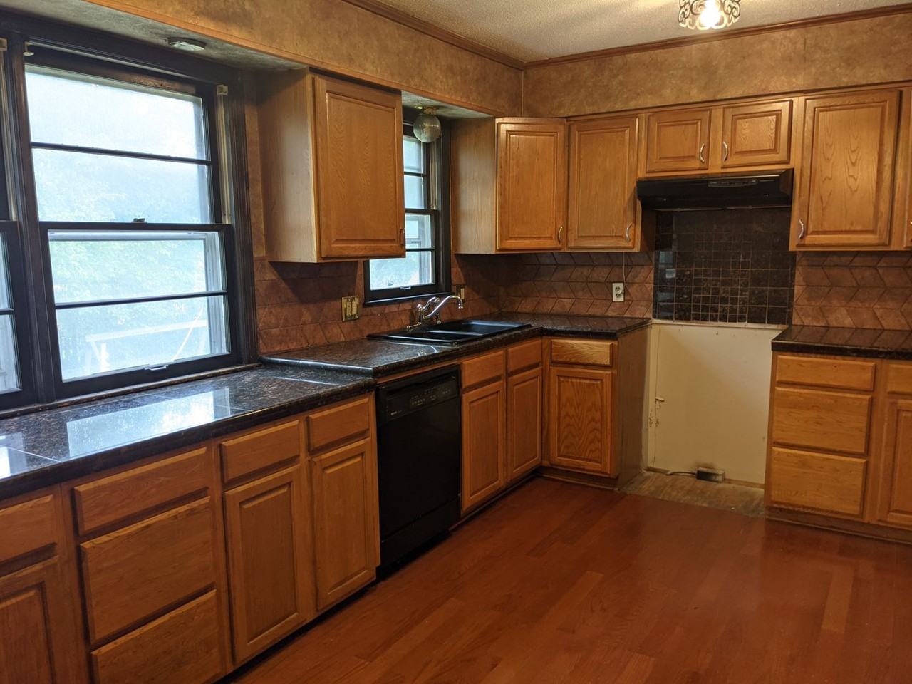 11800 E 78th Pl - Photo 6 of 24