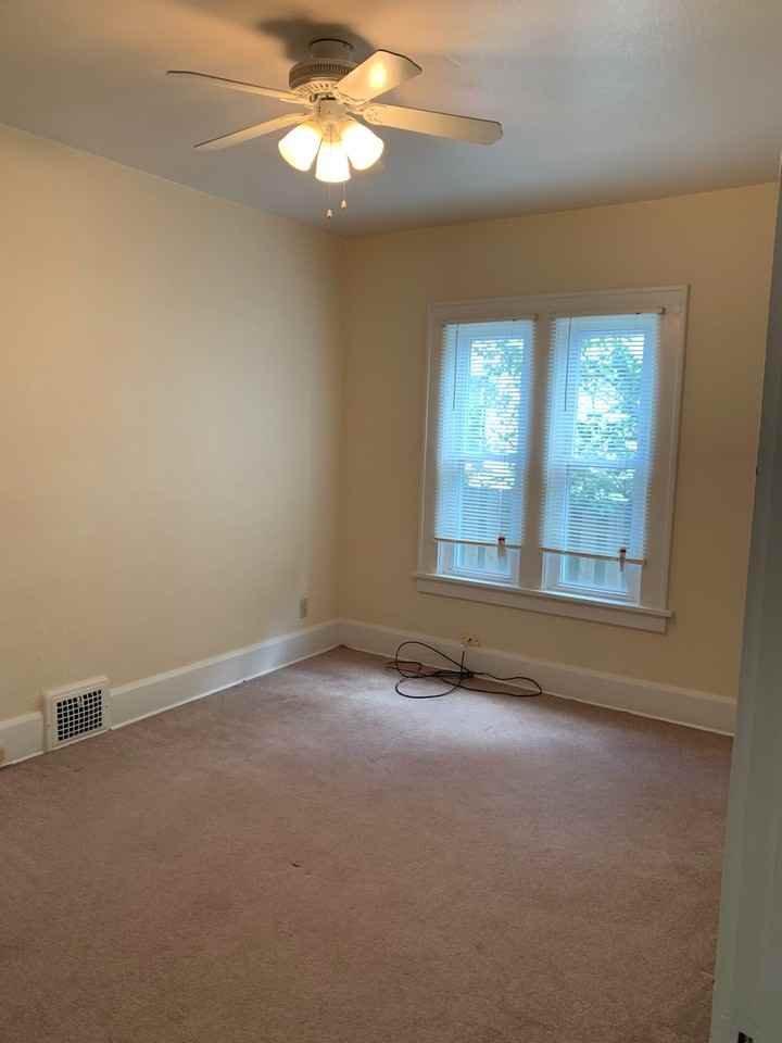 207 E Broadway Ave - Photo 6 of 20