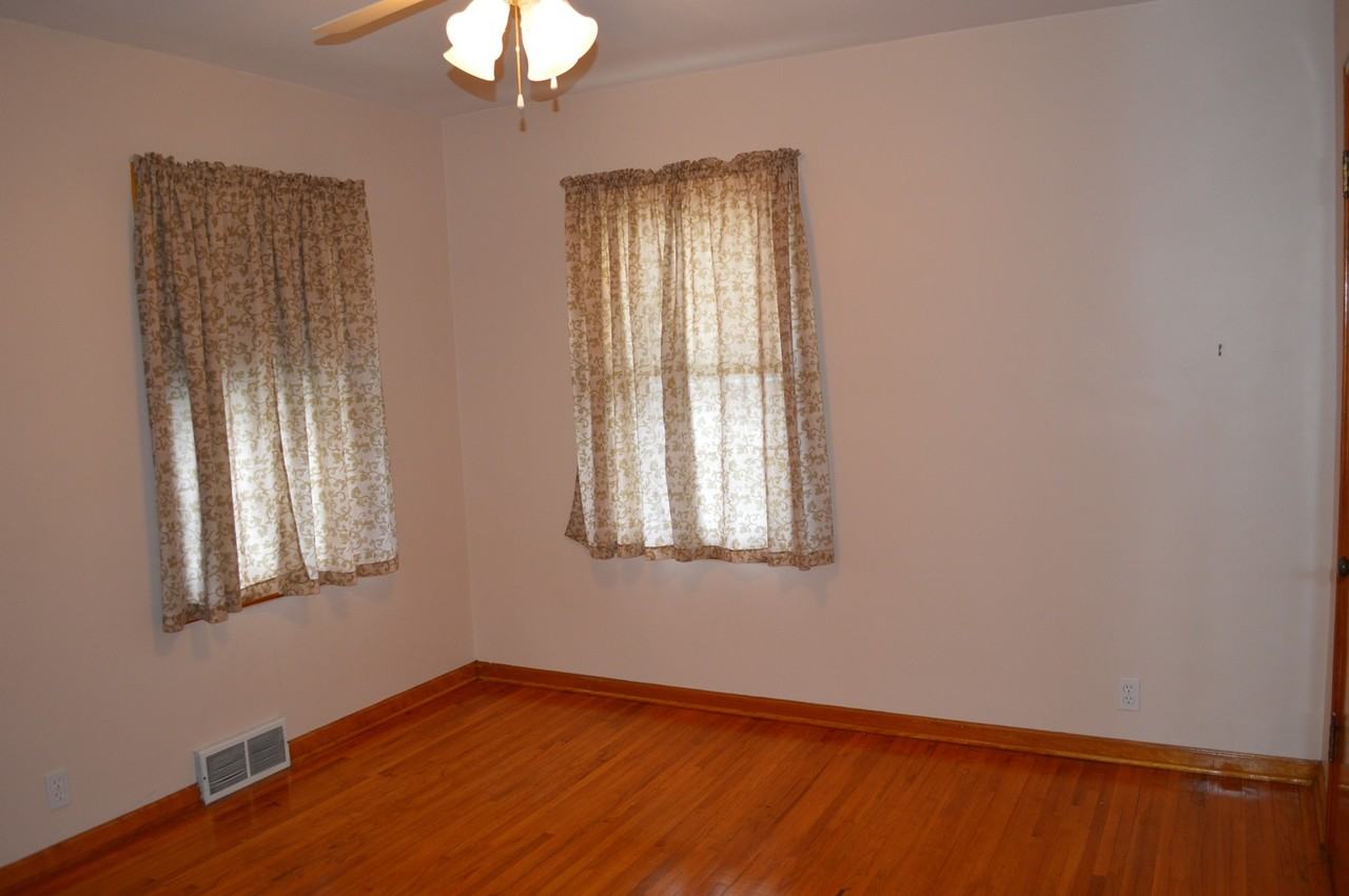21600 Heather Ave - Photo 3 of 12