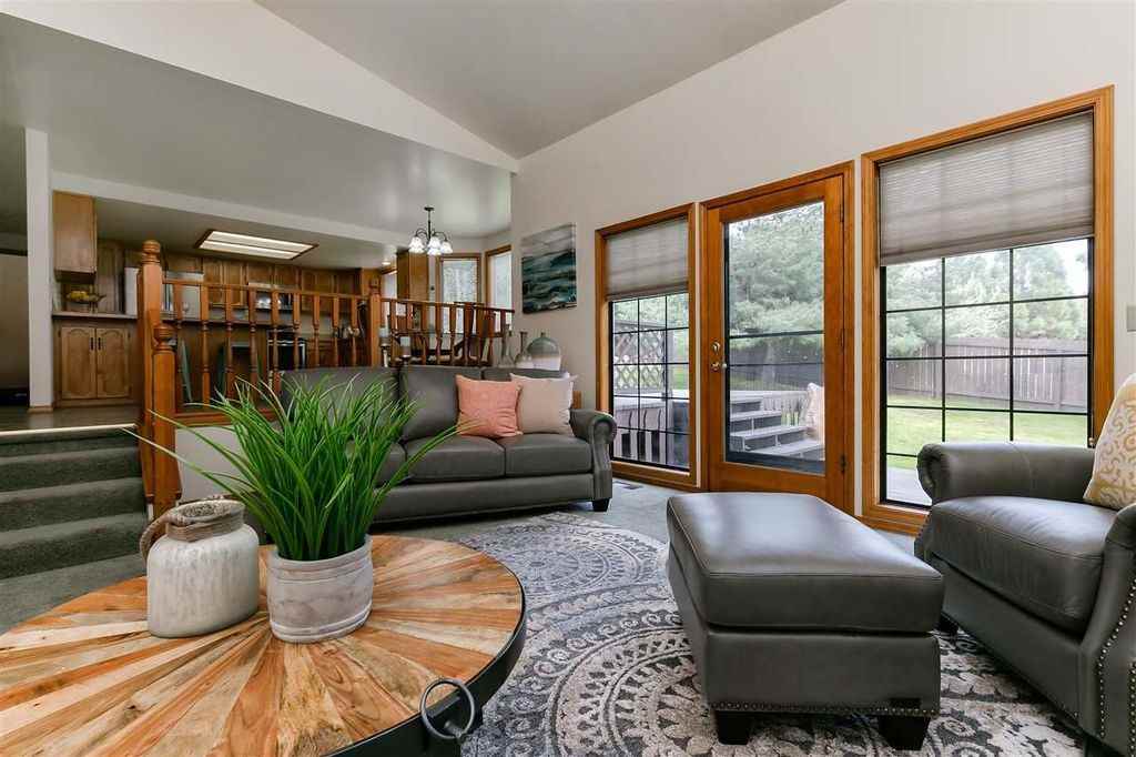 3177 E Stone Point Dr - Photo 3 of 18