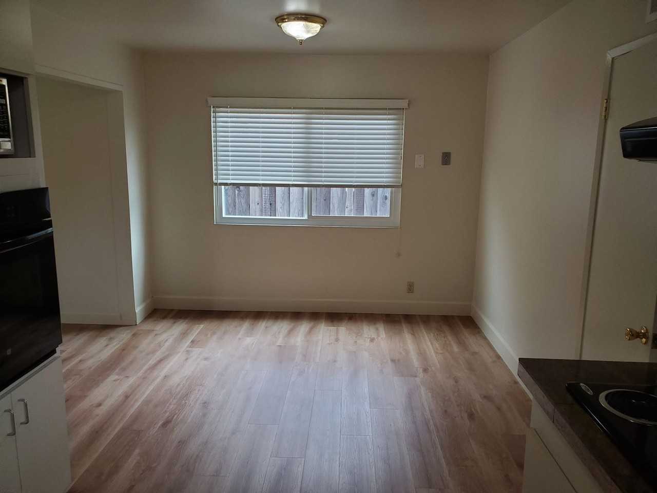 3343 Geneva Dr - Photo 6 of 9
