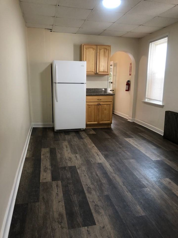 181 Anderson St - Photo 4 of 18