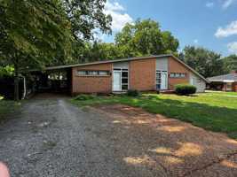 featured image of 416 Stroud Rd