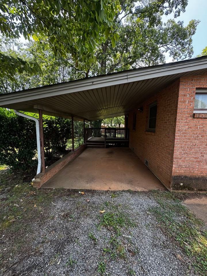 416 Stroud Rd - Photo 2 of 25