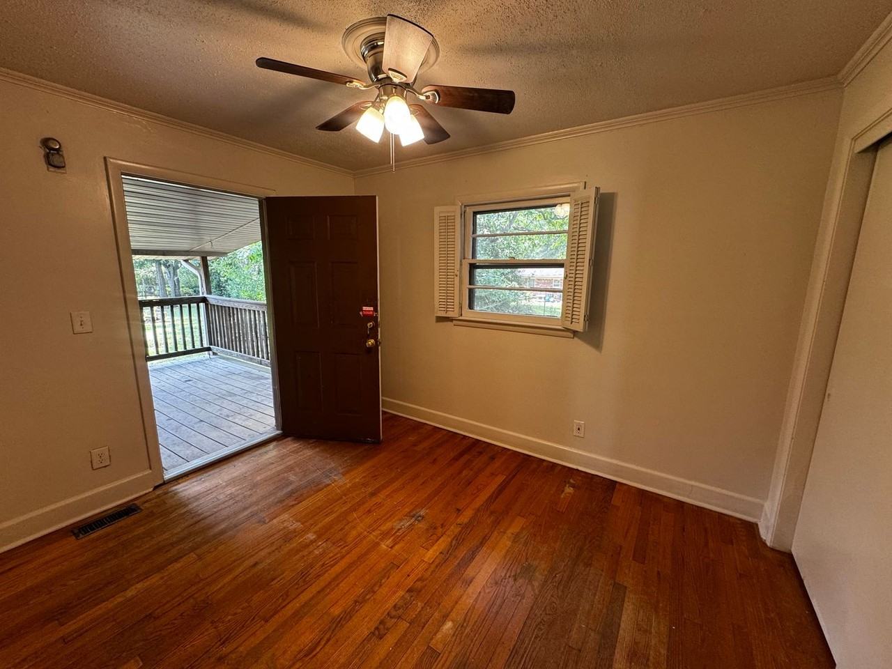 416 Stroud Rd - Photo 7 of 25