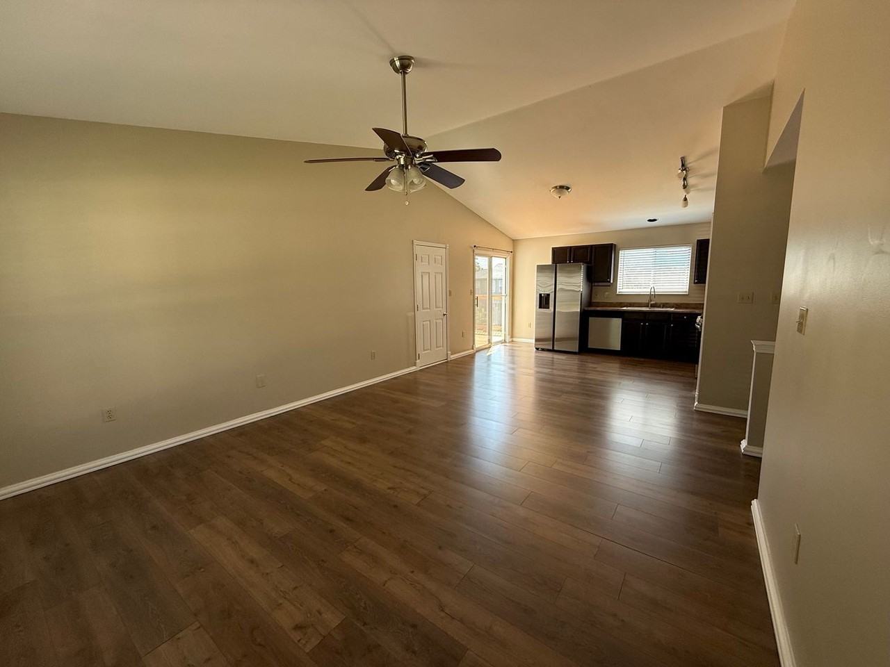 2158 San Simeon Dr - Photo 2 of 16