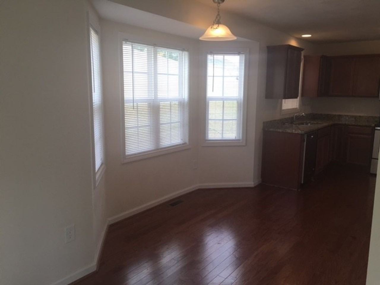 1475 Kensington Way - Photo 4 of 10