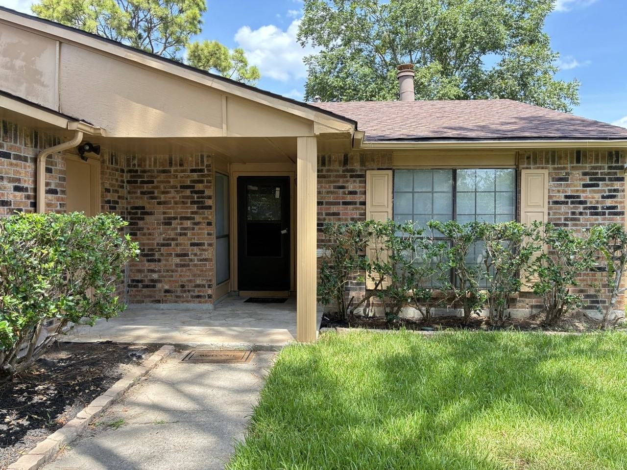 2715 Kingfisher Dr - Photo 3 of 27