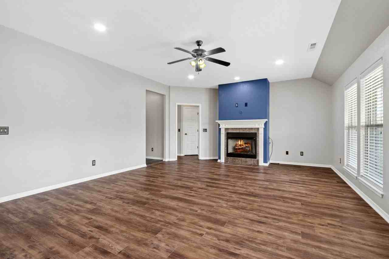 1166 S Blue Willow Ave - Photo 7 of 29