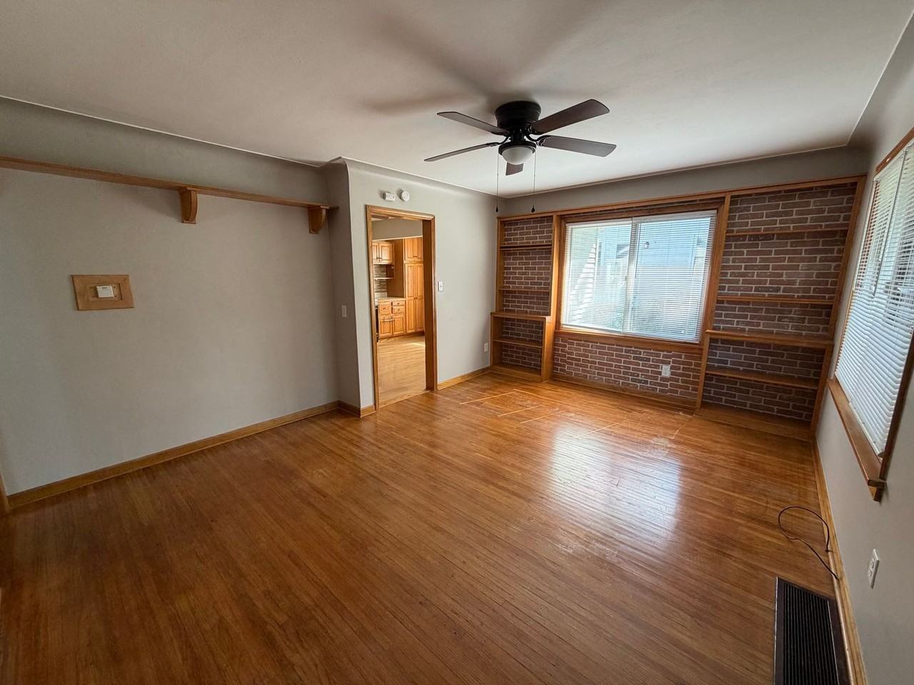 310 Pasadena Blvd - Photo 2 of 11