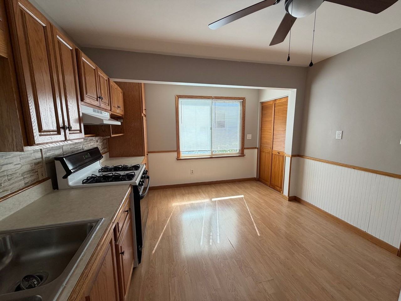 310 Pasadena Blvd - Photo 5 of 11
