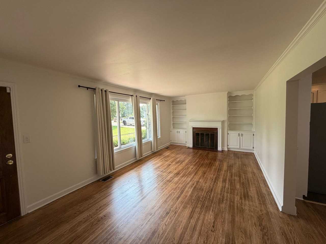 4953 Stillwood Dr - Photo 3 of 20