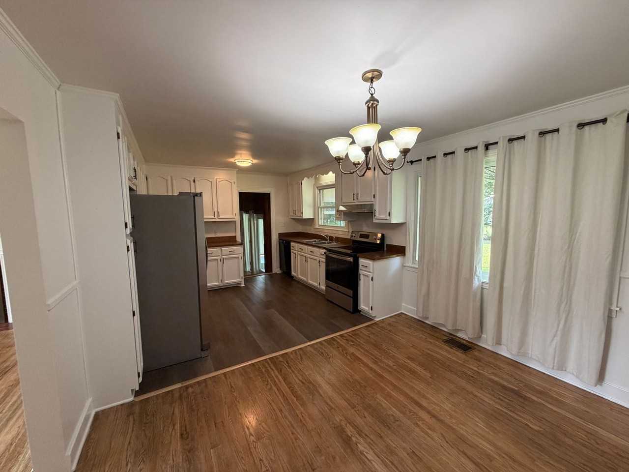 4953 Stillwood Dr - Photo 4 of 20