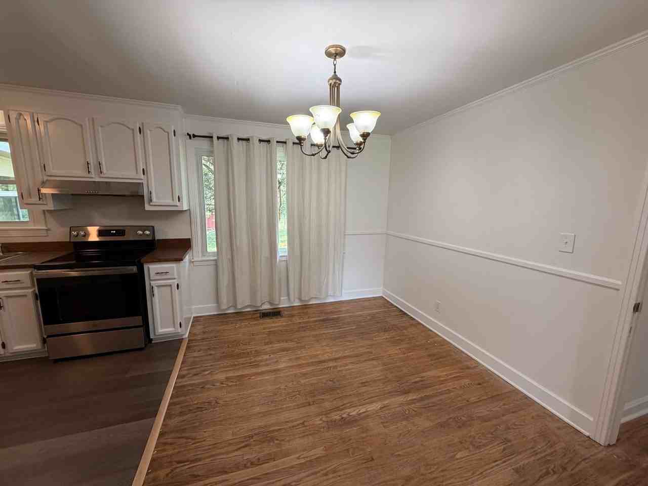 4953 Stillwood Dr - Photo 5 of 20